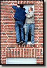 extreme window climbing with Frank und Markus